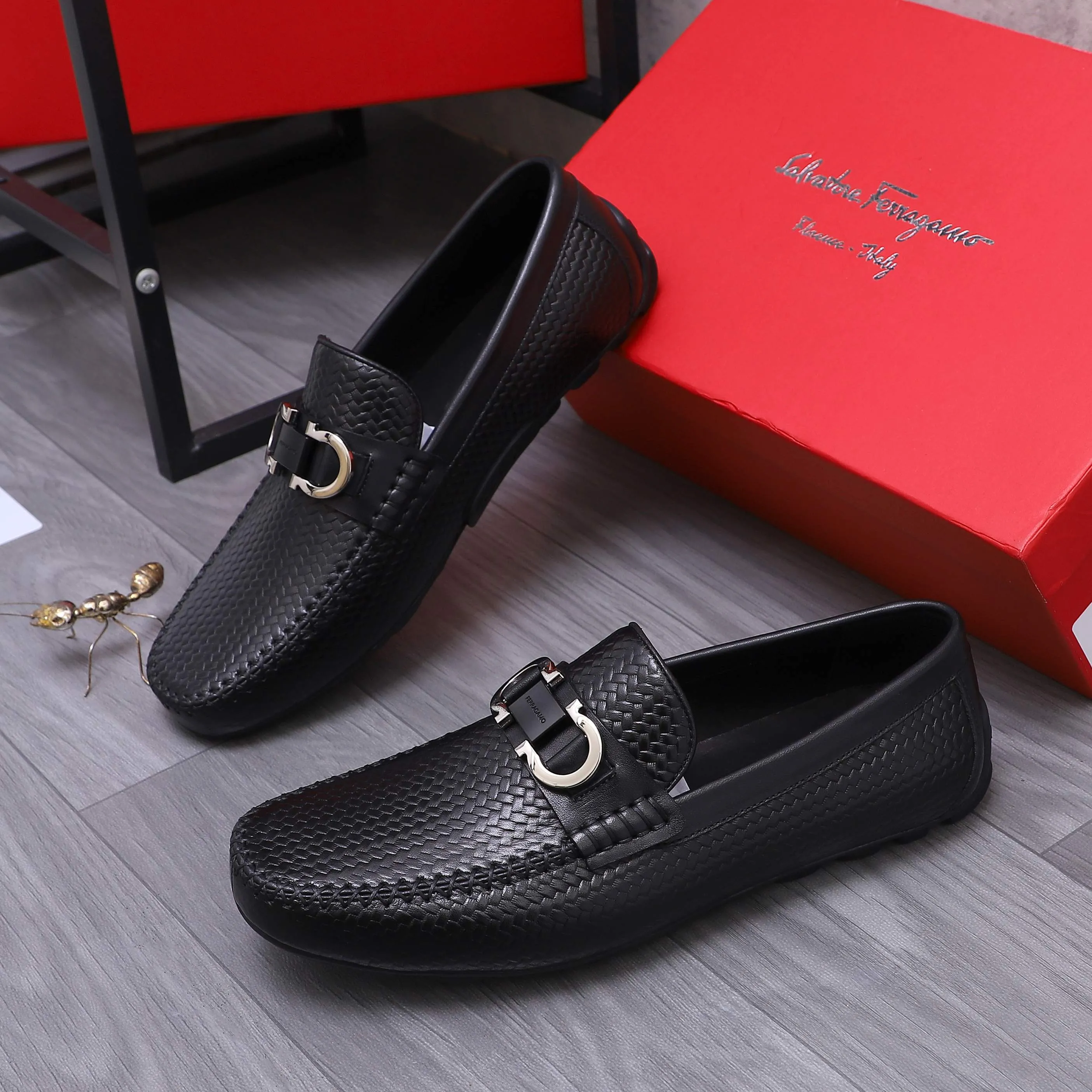 Men's shoes 💰480 Product trademark: Ferragamo "Ferragamo" casual slip-on shoes Regular size: 38-45 (45 is custom-made and non-returnable) Product materials: Selected first-layer embossed cowhide upper, cowhide lining, rubber outsole